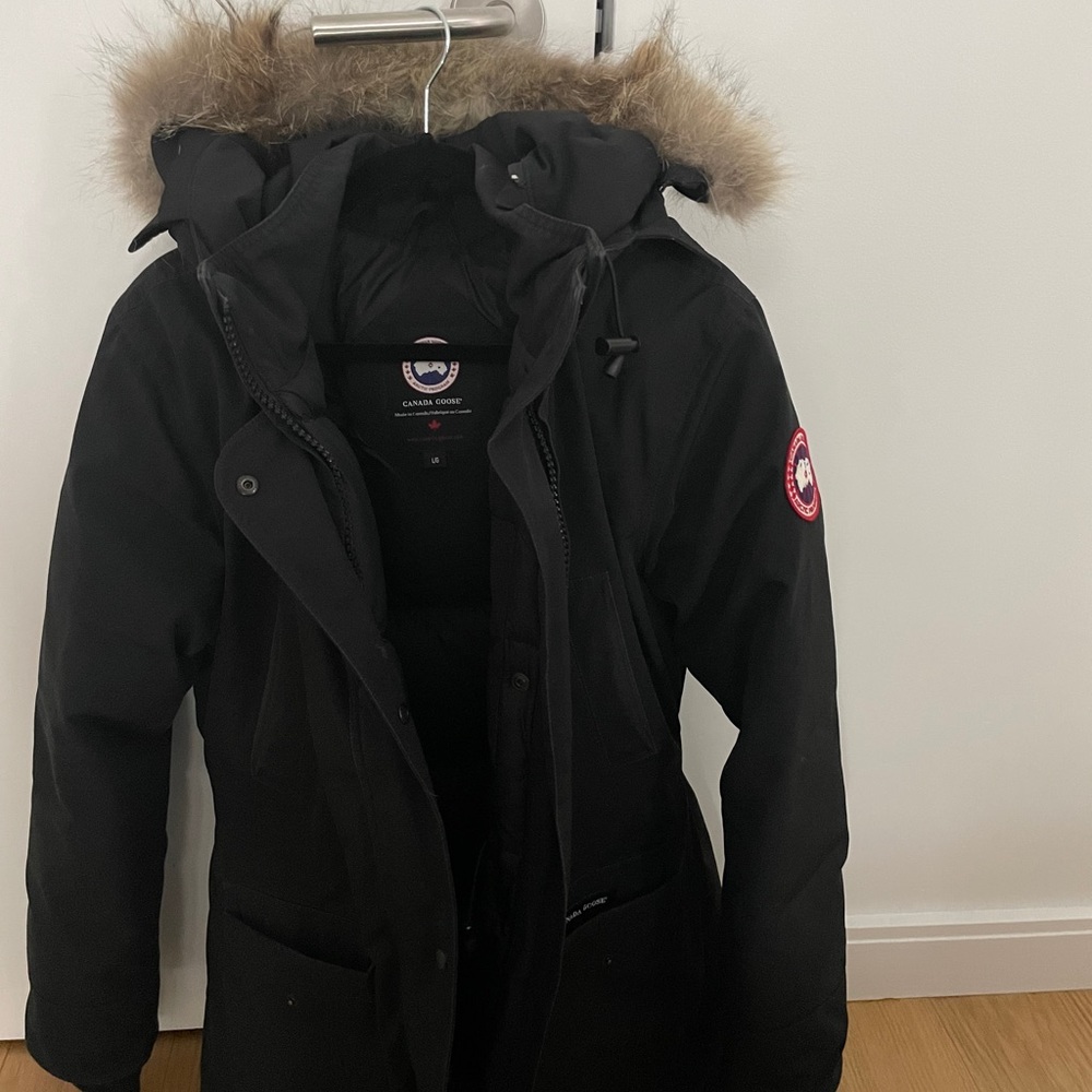 Great Condition Canada Goose Parka size L Women